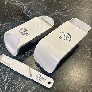 Pampered chef measuring cups/spoon